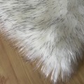 Dywan pluszowy - miękki - do salonu - Biały - Szare końcówki.jpeg