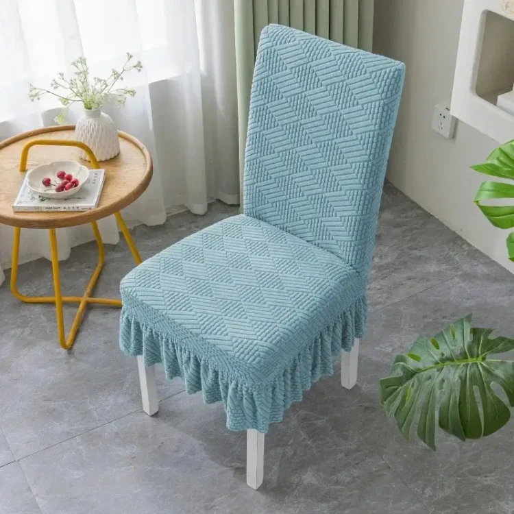 Żakardowy pokrowiec na krzesło z falbaną - bricks - FRENCH MOIRE.webp