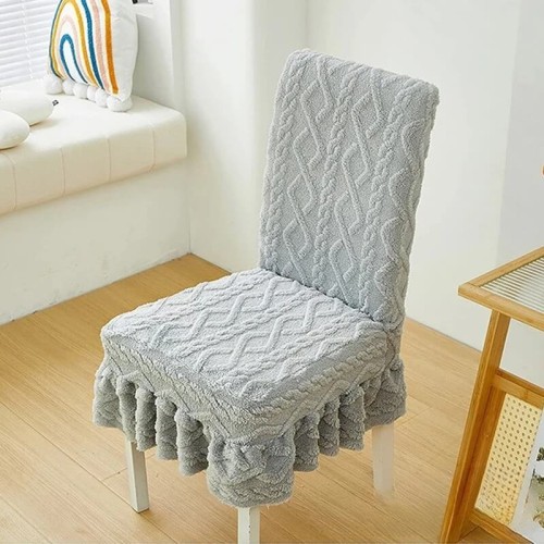 Żakardowy pokrowiec na krzesło z falbaną - Warkocz - Szary.jpeg