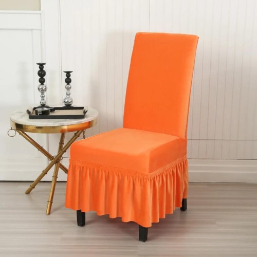 Aksamitny pokrowiec na krzesło z falbaną - Papaya.jpeg