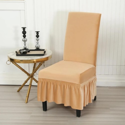 Aksamitny pokrowiec na krzesło z falbaną - Porcini.jpeg