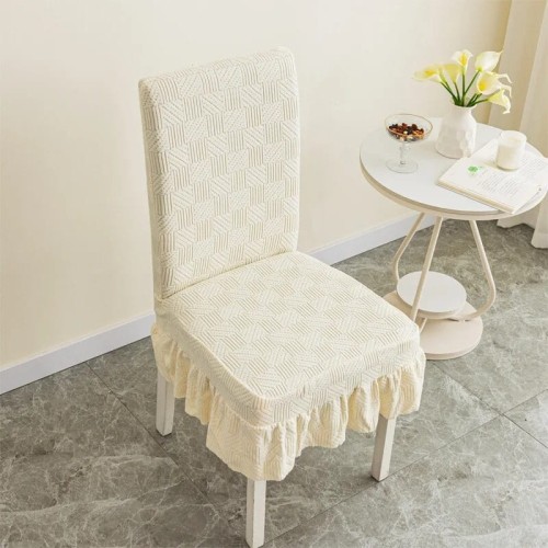 Żakardowy pokrowiec na krzesło z falbaną - Geomesh - Kremowy.jpeg
