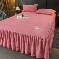 Welurowy - aksamitny pokrowiec na materac z falbaną - Hot Pink.jpeg
