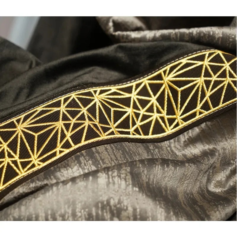 zasłony do salonu z eleganckim wykończeniem