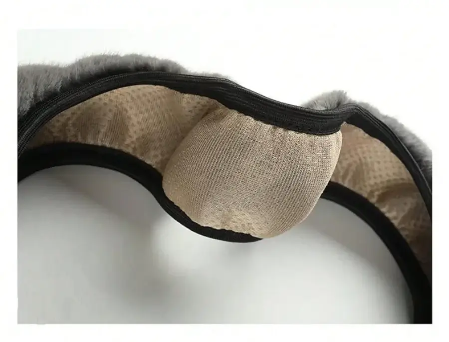 Pokrowiec na kierownicę pluszowy - antyposlizgowy