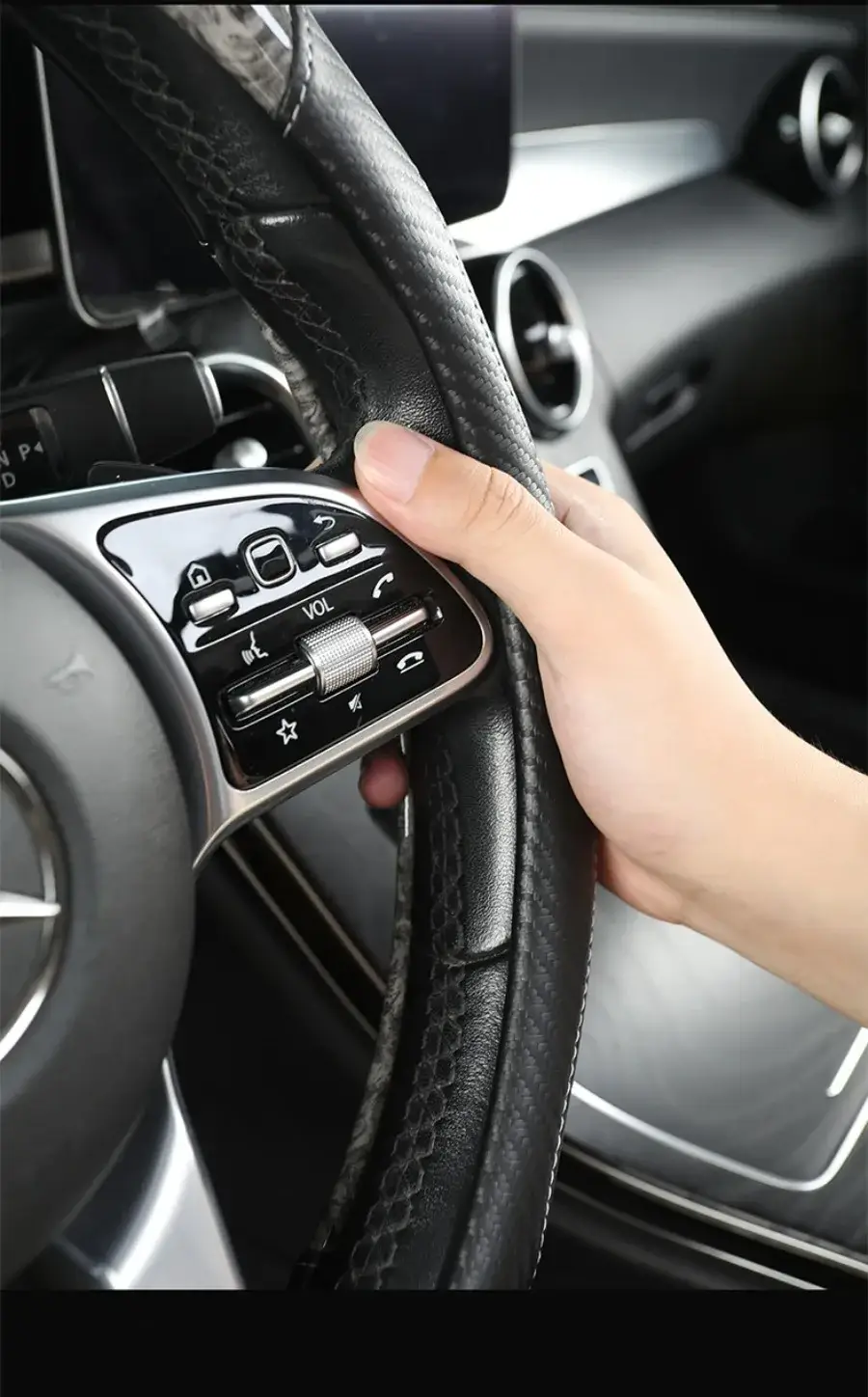 Pokrowiec na kierownicę z drewnianym motywem