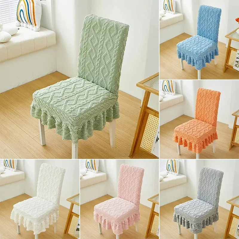 Żakardowy pokrowiec na krzesło z falbaną - detale - motyw warkocz - kolory